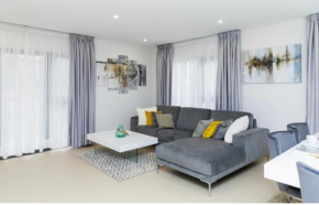 Luxurious 1 Bedroom Apartment Available